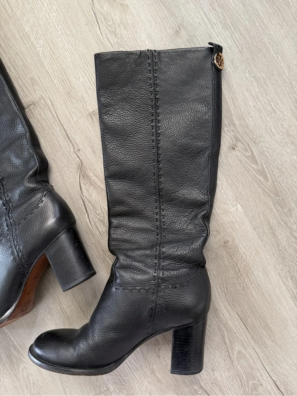 Tory Burch Black Pebbled Leather Heeled Boots Womens size 7.5